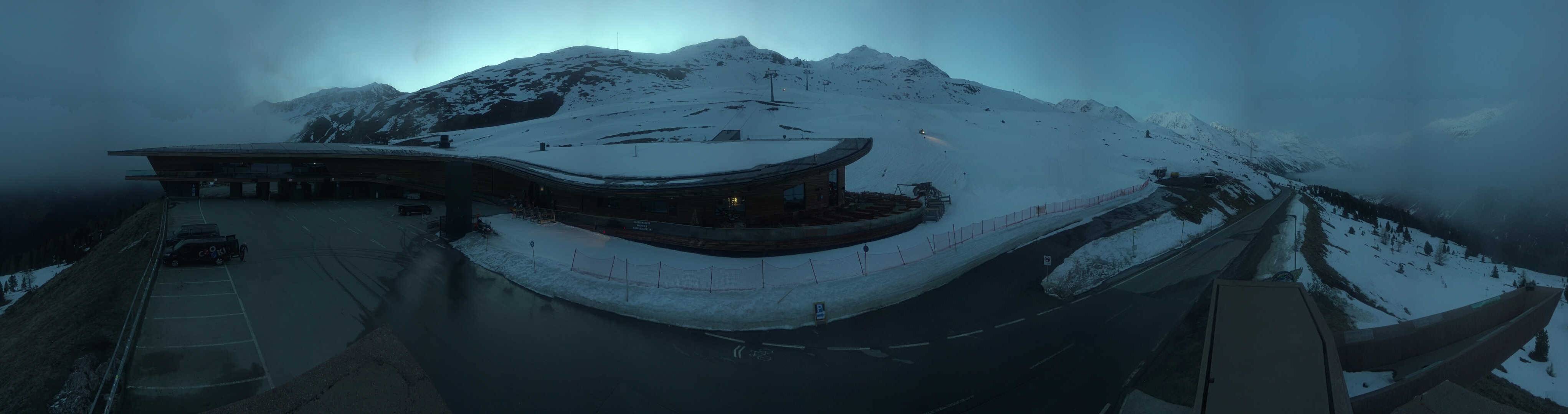 Archiv Foto Webcam Timmelsjoch: Mautstation Top Mountain Crosspoint