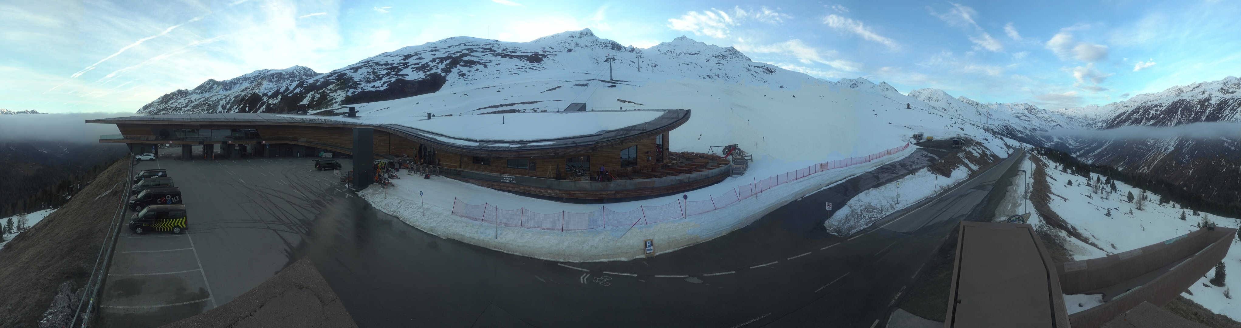 Archiv Foto Webcam Timmelsjoch: Mautstation Top Mountain Crosspoint