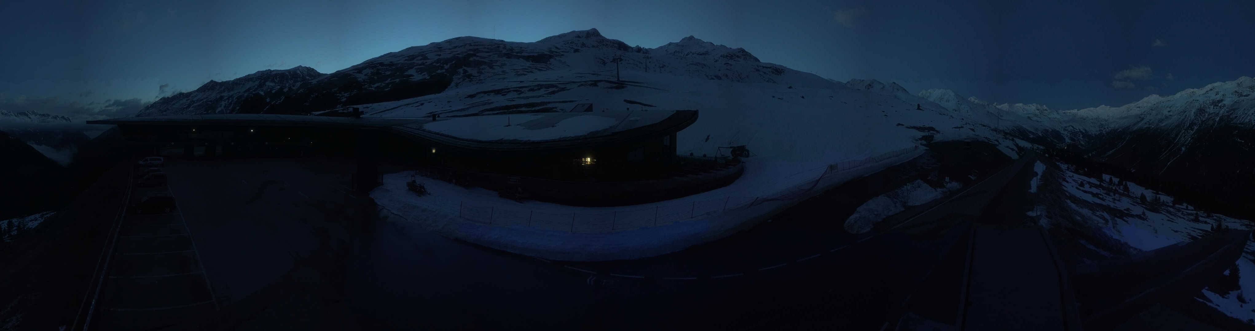 Archiv Foto Webcam Timmelsjoch: Mautstation Top Mountain Crosspoint