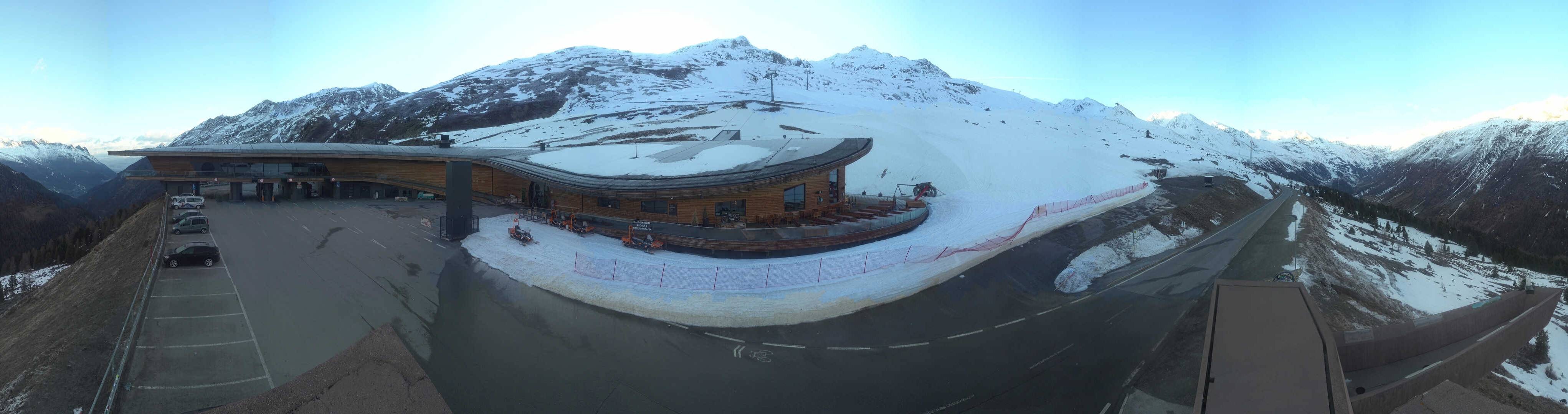 Archiv Foto Webcam Timmelsjoch: Mautstation Top Mountain Crosspoint