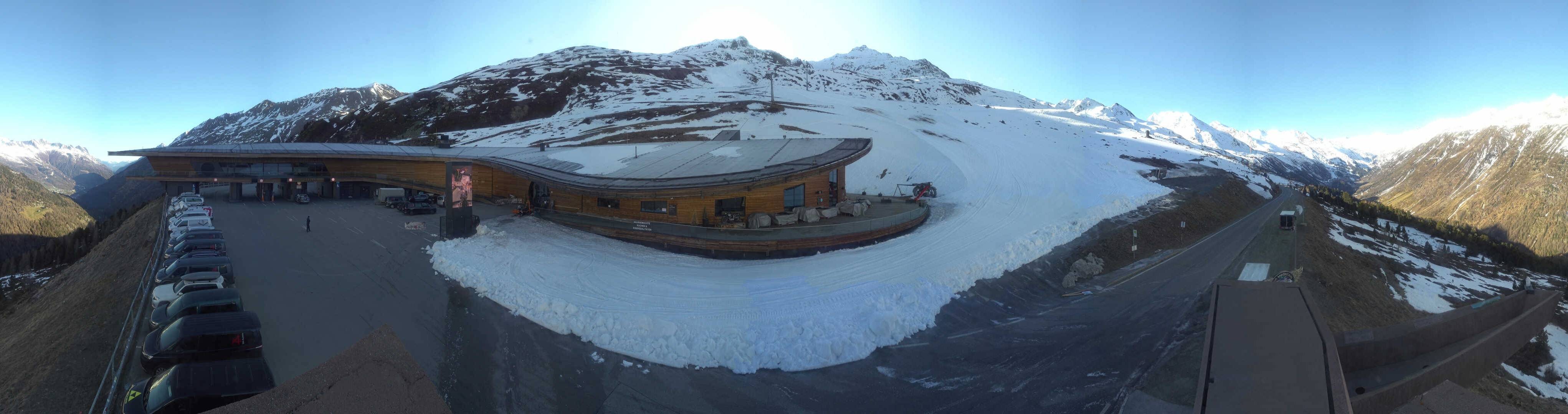 Archiv Foto Webcam Timmelsjoch: Mautstation Top Mountain Crosspoint