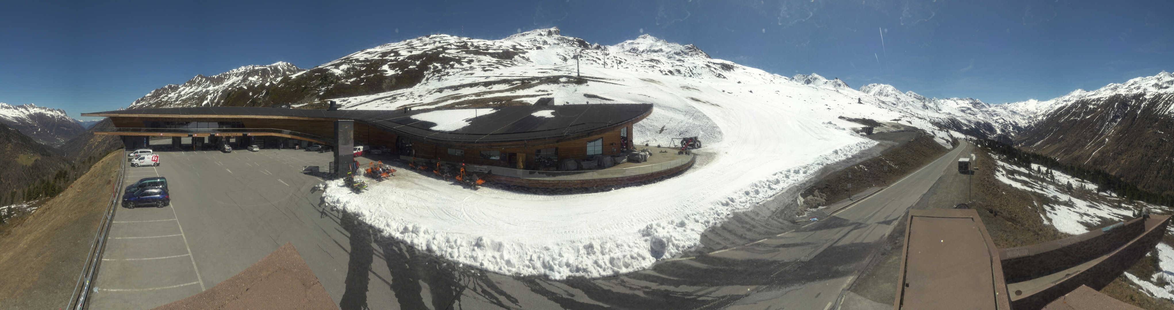 Archiv Foto Webcam Timmelsjoch: Mautstation Top Mountain Crosspoint