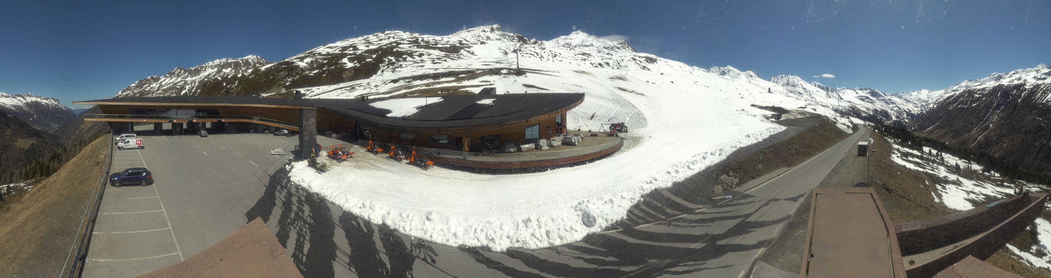 Archiv Foto Webcam Timmelsjoch: Mautstation Top Mountain Crosspoint