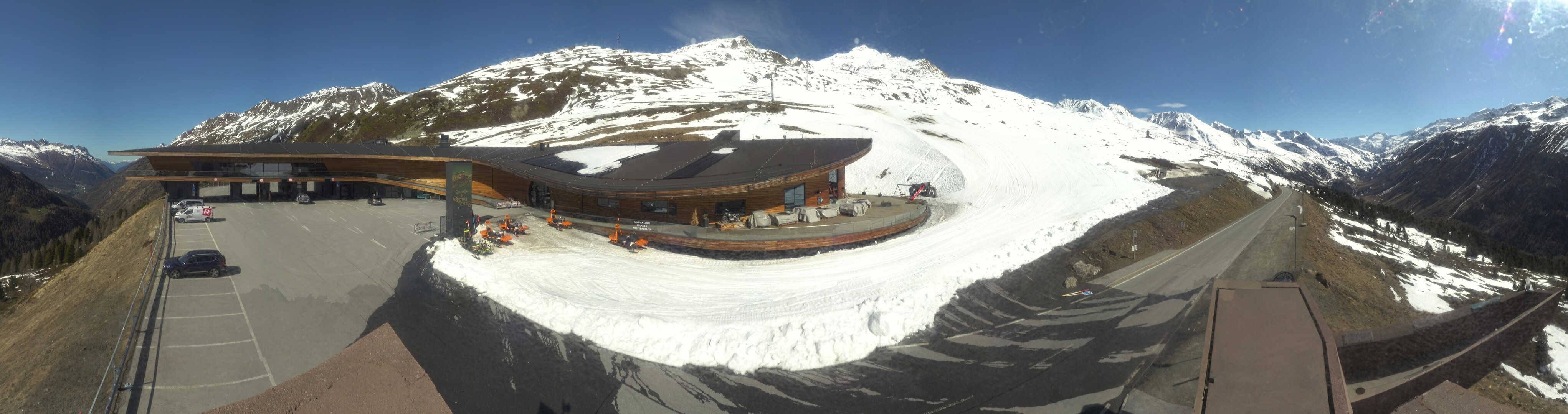 Archiv Foto Webcam Timmelsjoch: Mautstation Top Mountain Crosspoint