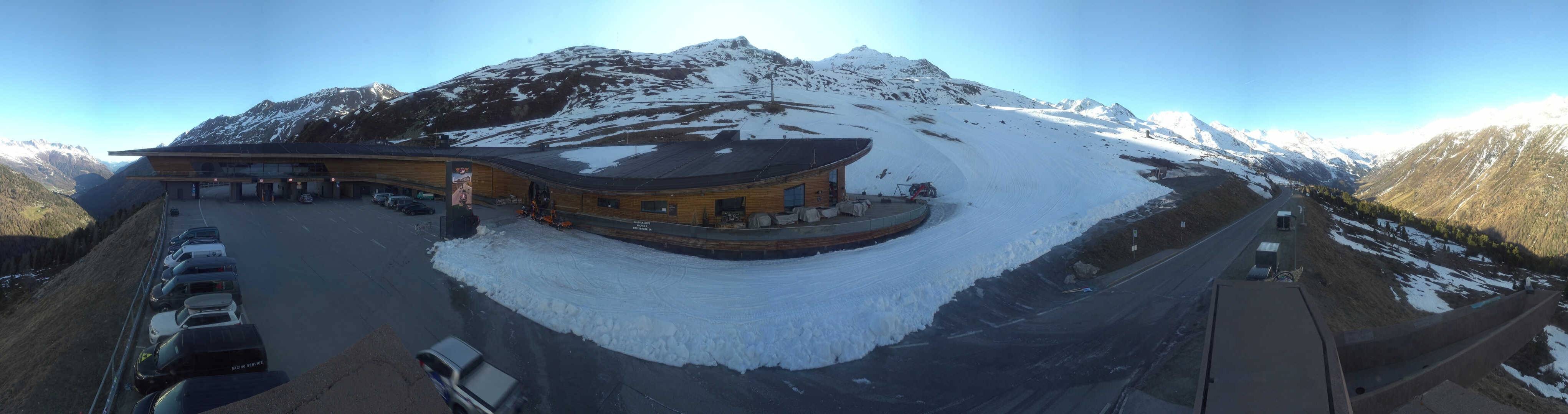 Archiv Foto Webcam Timmelsjoch: Mautstation Top Mountain Crosspoint