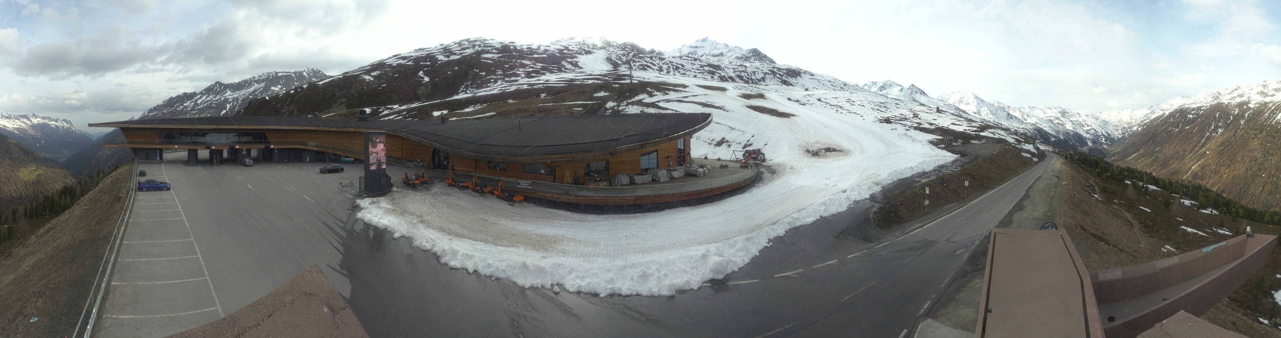 Archiv Foto Webcam Timmelsjoch: Mautstation Top Mountain Crosspoint