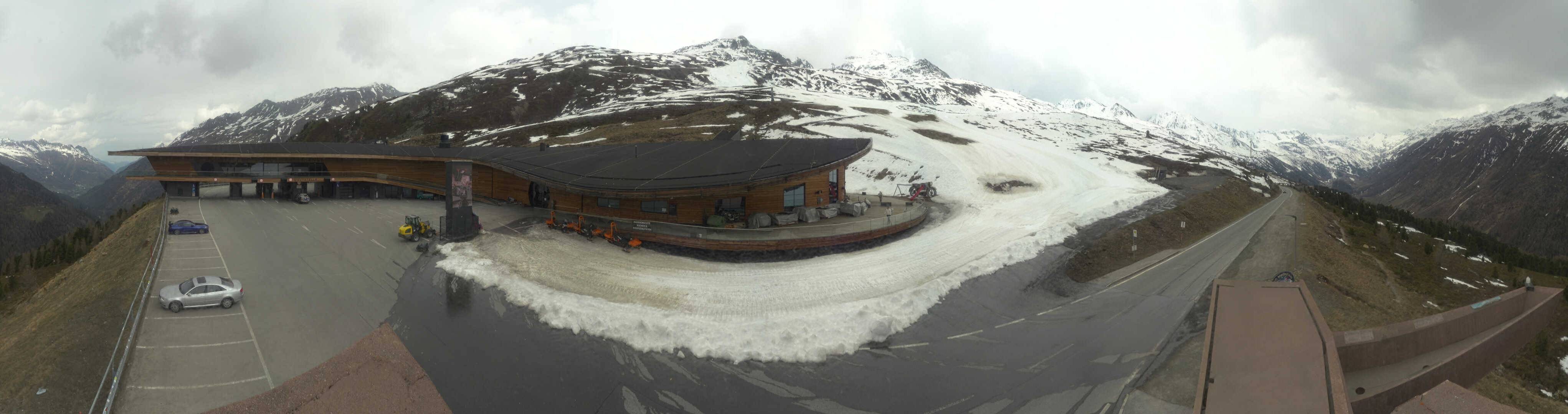 Archiv Foto Webcam Timmelsjoch: Mautstation Top Mountain Crosspoint