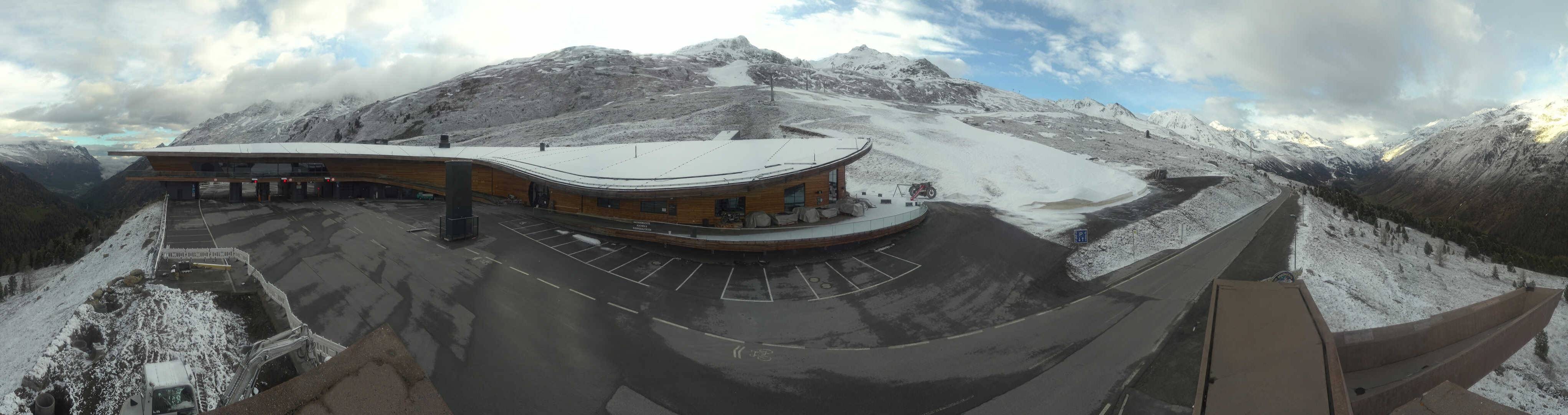 Archiv Foto Webcam Timmelsjoch: Mautstation Top Mountain Crosspoint
