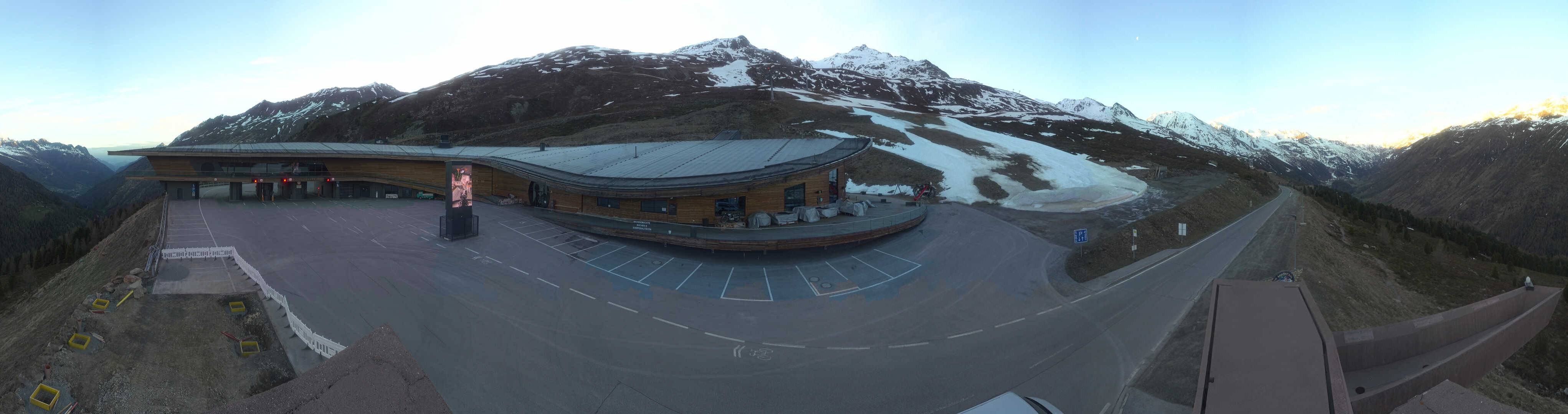 Archiv Foto Webcam Timmelsjoch: Mautstation Top Mountain Crosspoint