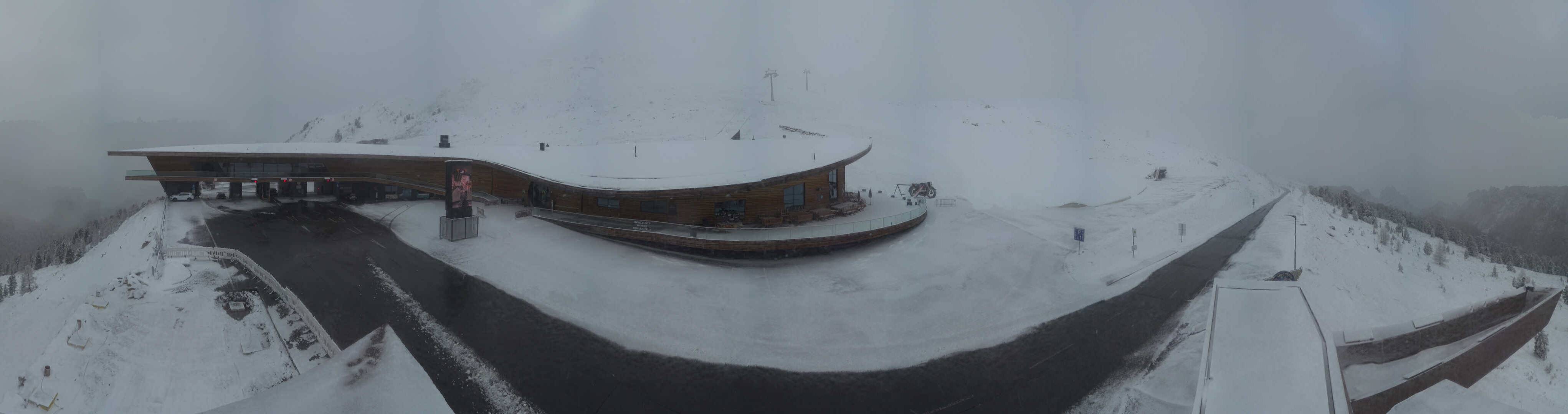 Archiv Foto Webcam Timmelsjoch: Mautstation Top Mountain Crosspoint