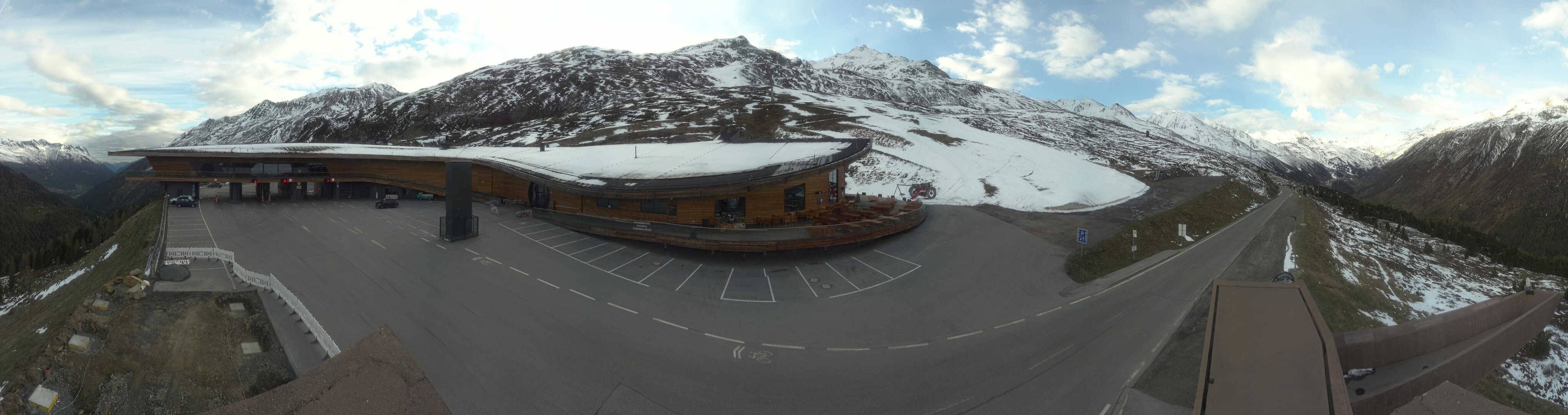 Archiv Foto Webcam Timmelsjoch: Mautstation Top Mountain Crosspoint