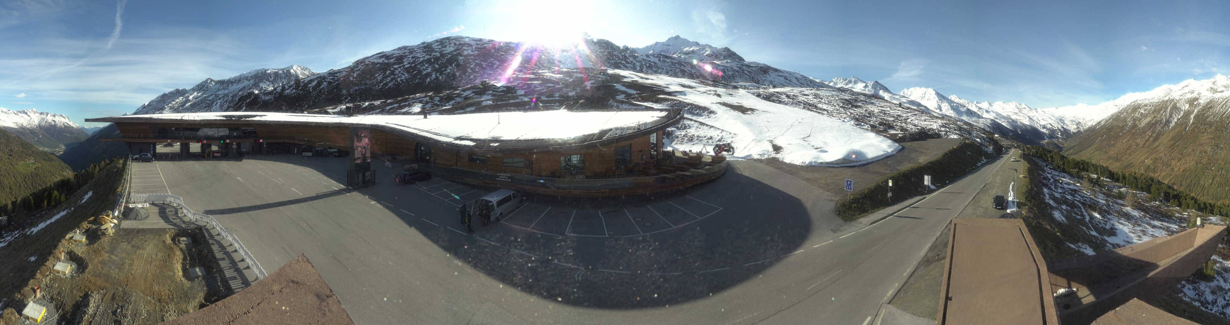 Archiv Foto Webcam Timmelsjoch: Mautstation Top Mountain Crosspoint