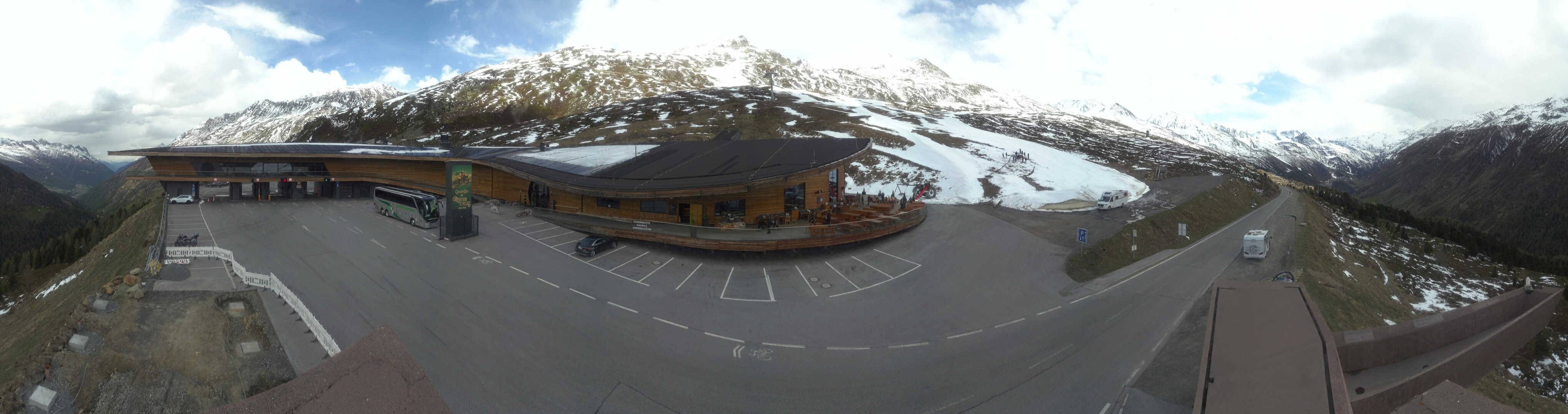 Archiv Foto Webcam Timmelsjoch: Mautstation Top Mountain Crosspoint