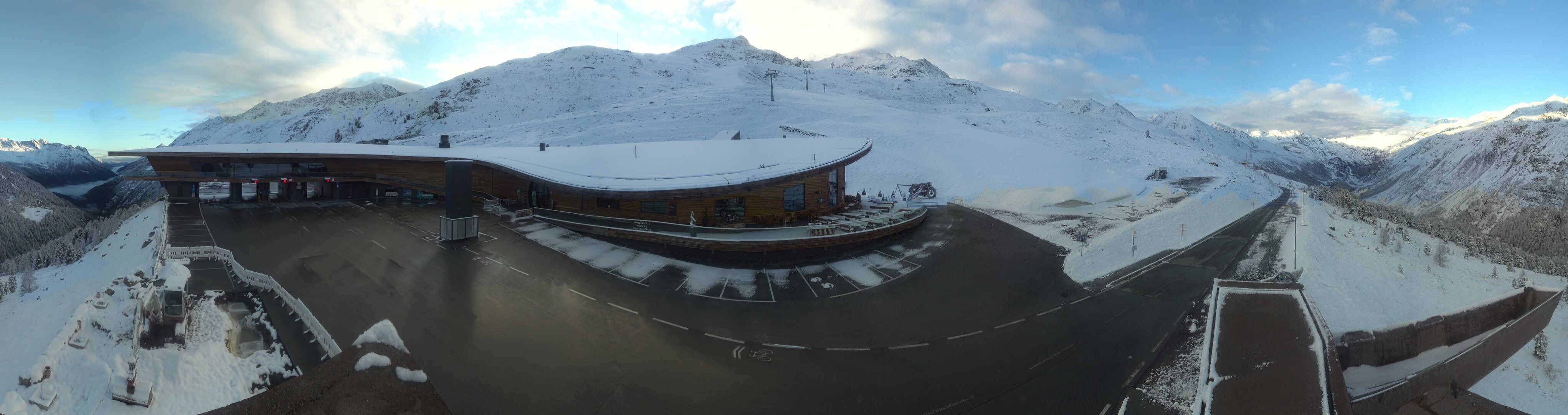 Archiv Foto Webcam Timmelsjoch: Mautstation Top Mountain Crosspoint