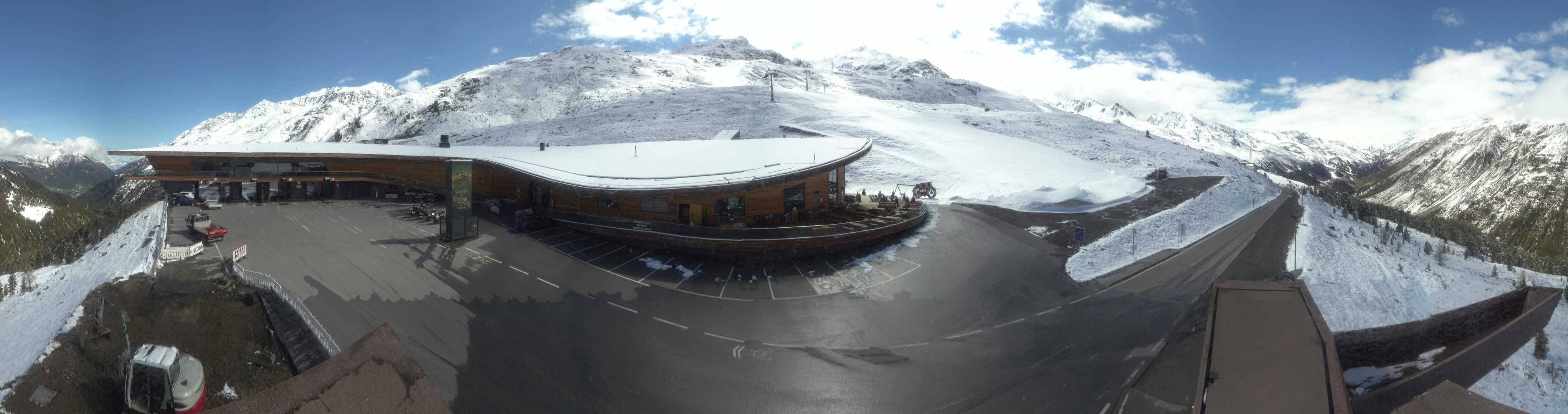 Archiv Foto Webcam Timmelsjoch: Mautstation Top Mountain Crosspoint