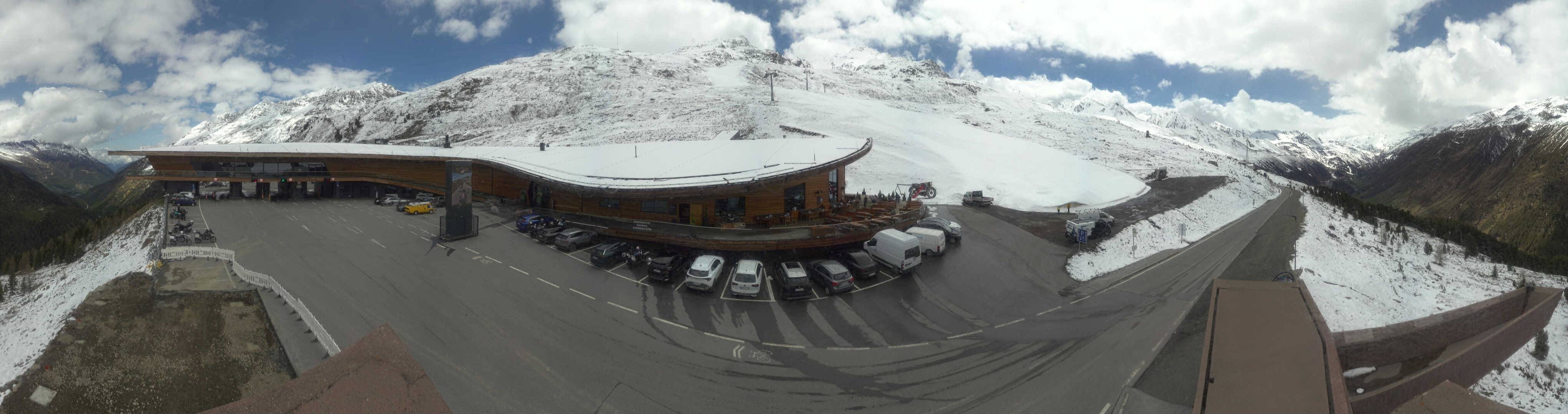 Archiv Foto Webcam Timmelsjoch: Mautstation Top Mountain Crosspoint