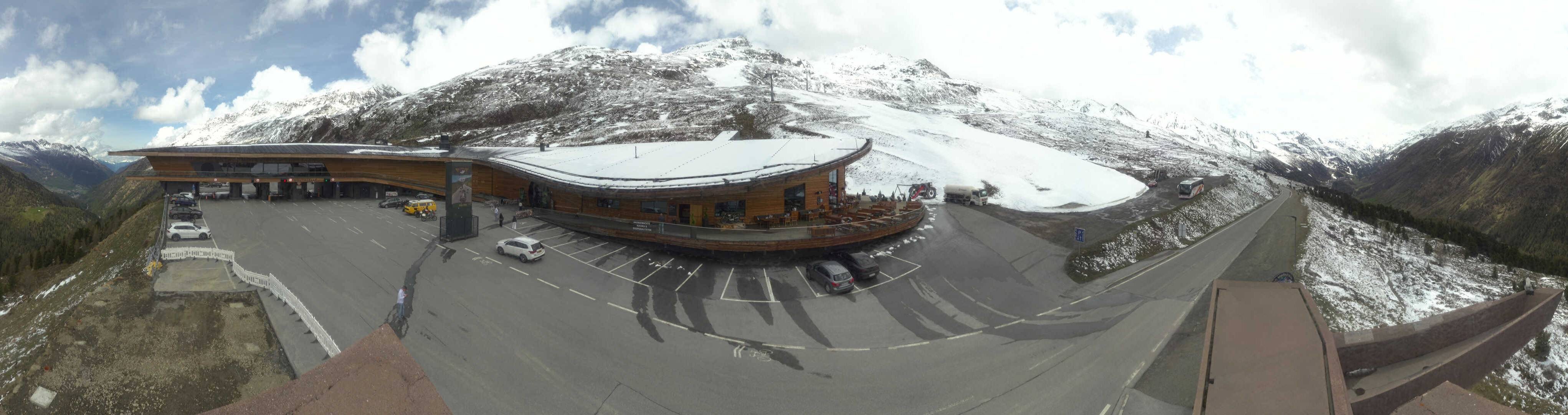 Archiv Foto Webcam Timmelsjoch: Mautstation Top Mountain Crosspoint