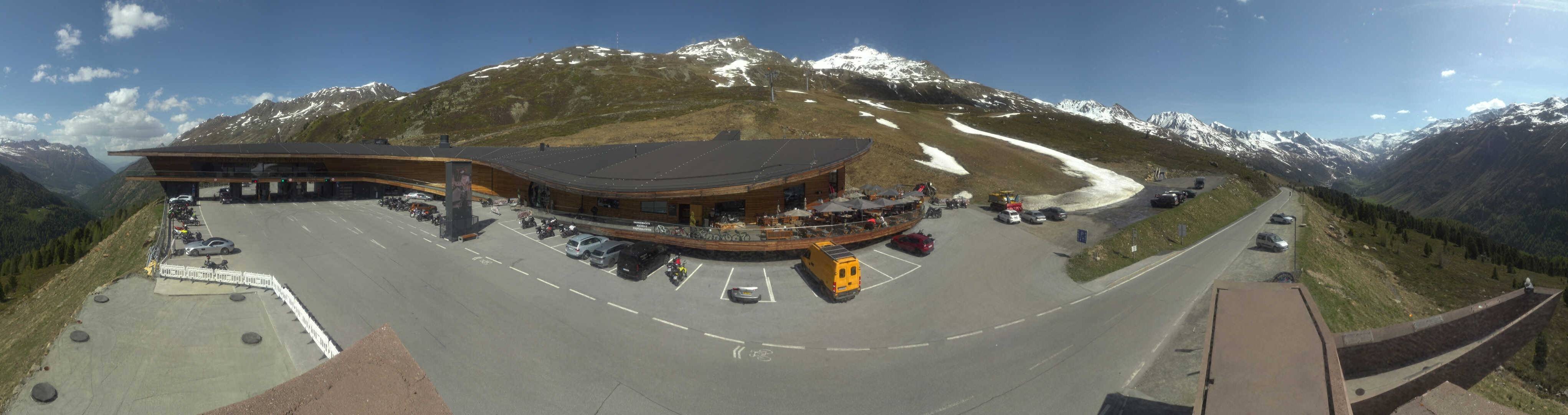 Archiv Foto Webcam Timmelsjoch: Mautstation Top Mountain Crosspoint