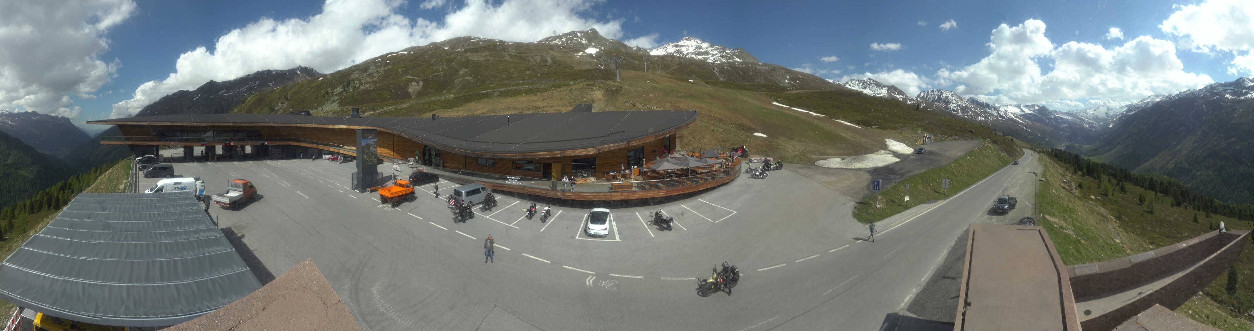 Archiv Foto Webcam Timmelsjoch: Mautstation Top Mountain Crosspoint
