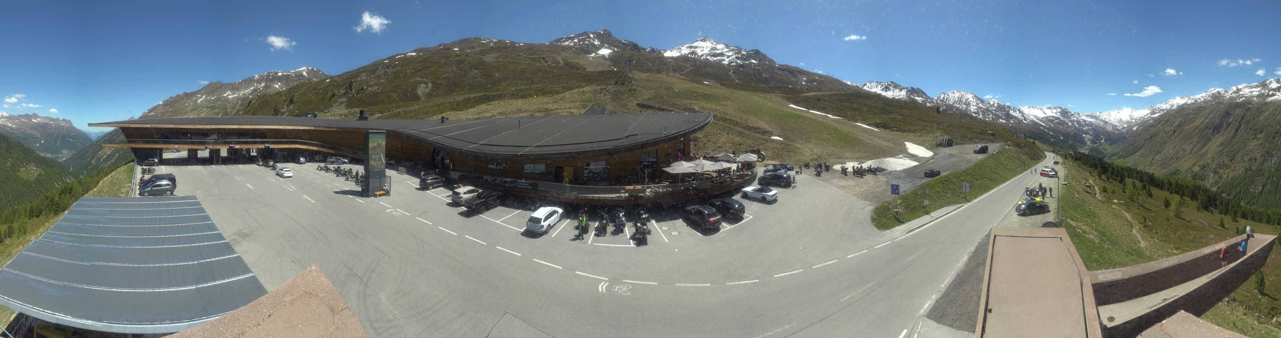 Archiv Foto Webcam Timmelsjoch: Mautstation Top Mountain Crosspoint