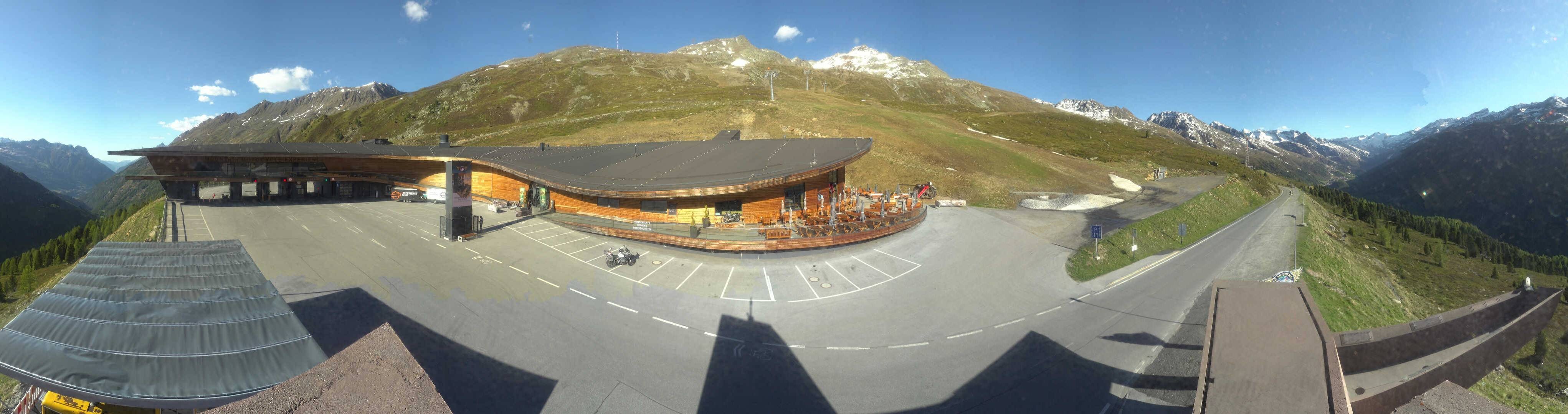 Archiv Foto Webcam Timmelsjoch: Mautstation Top Mountain Crosspoint