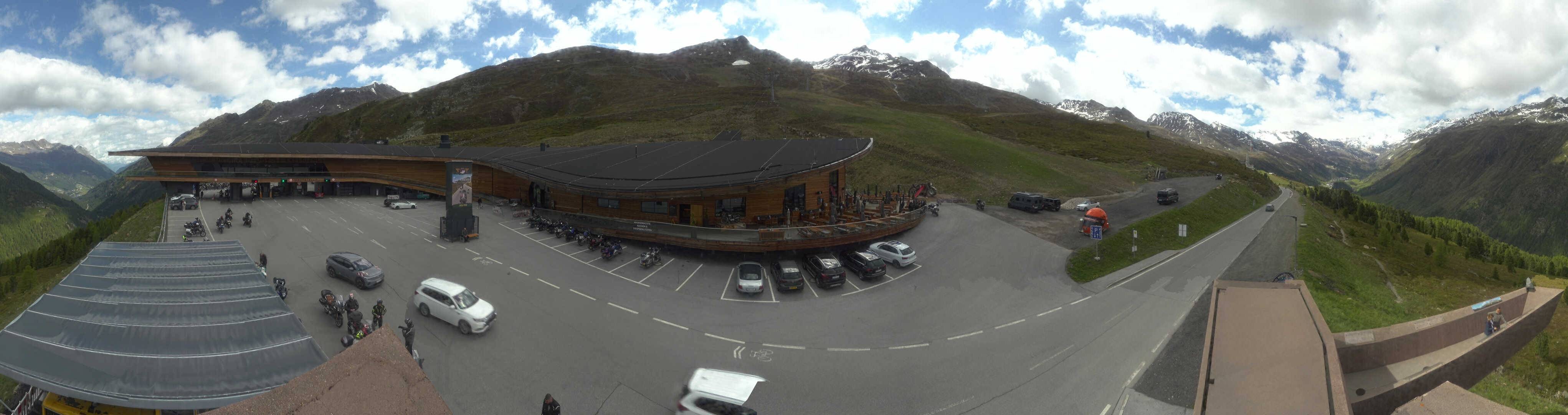 Archiv Foto Webcam Timmelsjoch: Mautstation Top Mountain Crosspoint