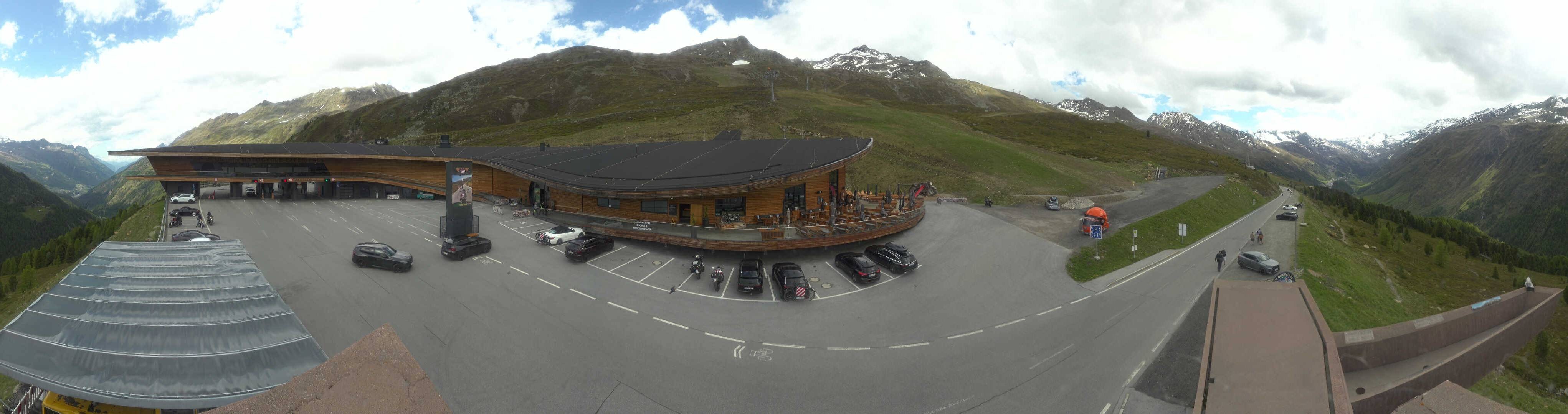 Archiv Foto Webcam Timmelsjoch: Mautstation Top Mountain Crosspoint