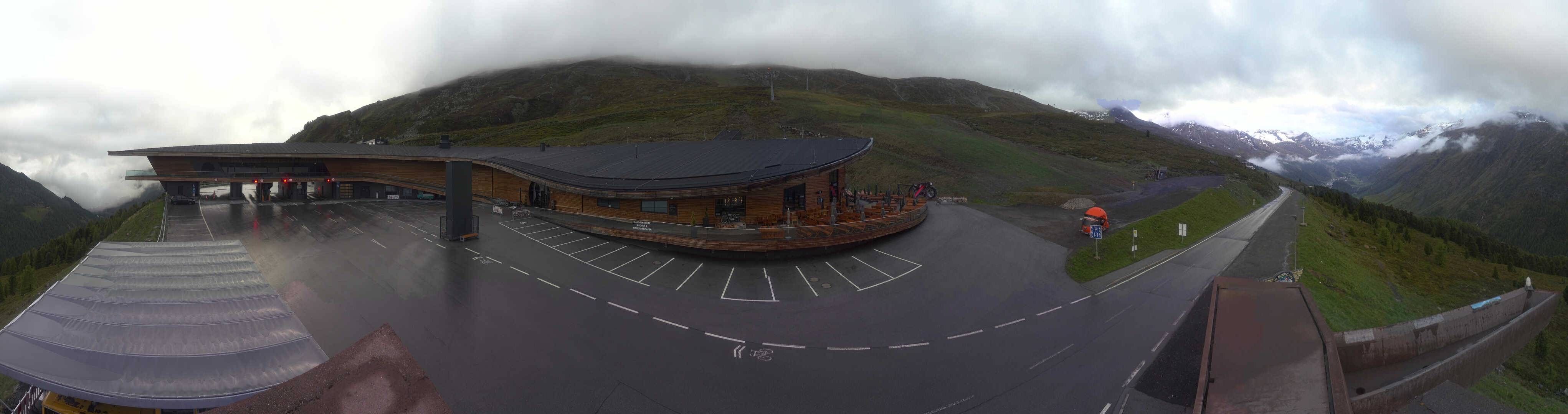 Archiv Foto Webcam Timmelsjoch: Mautstation Top Mountain Crosspoint