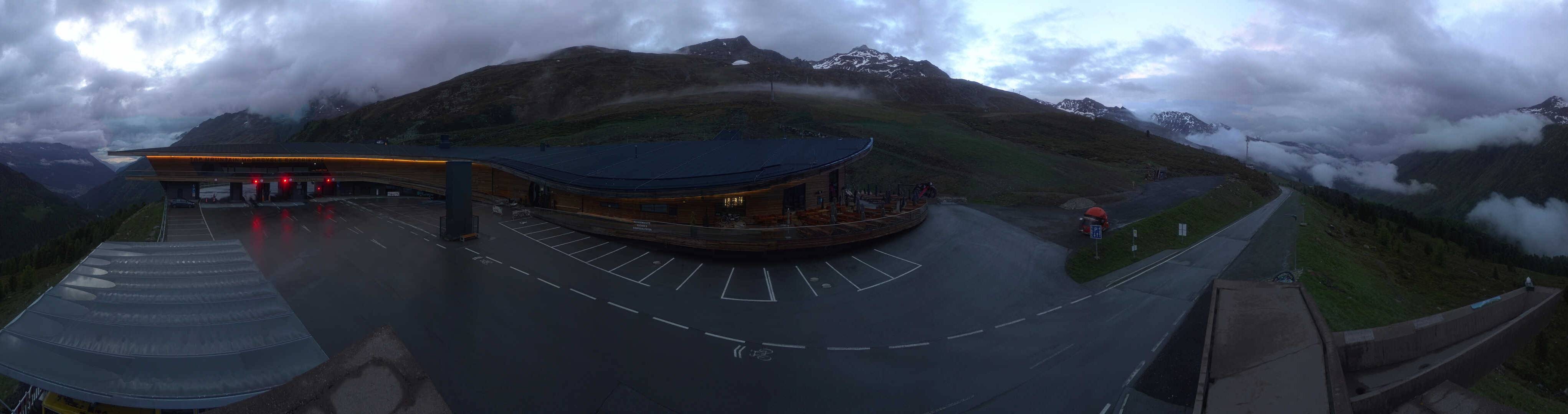 Archiv Foto Webcam Timmelsjoch: Mautstation Top Mountain Crosspoint
