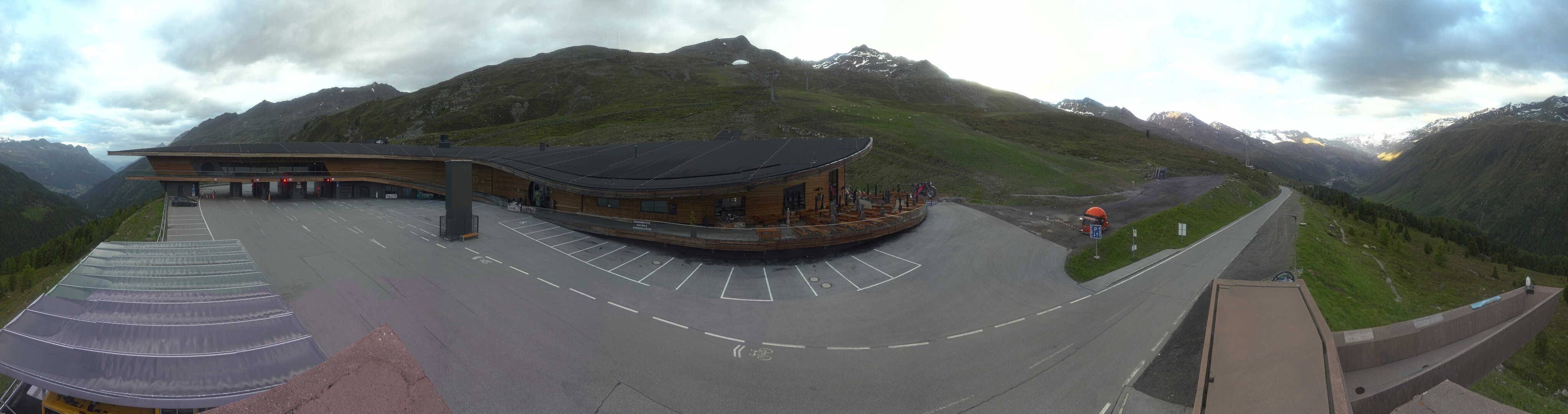 Archiv Foto Webcam Timmelsjoch: Mautstation Top Mountain Crosspoint