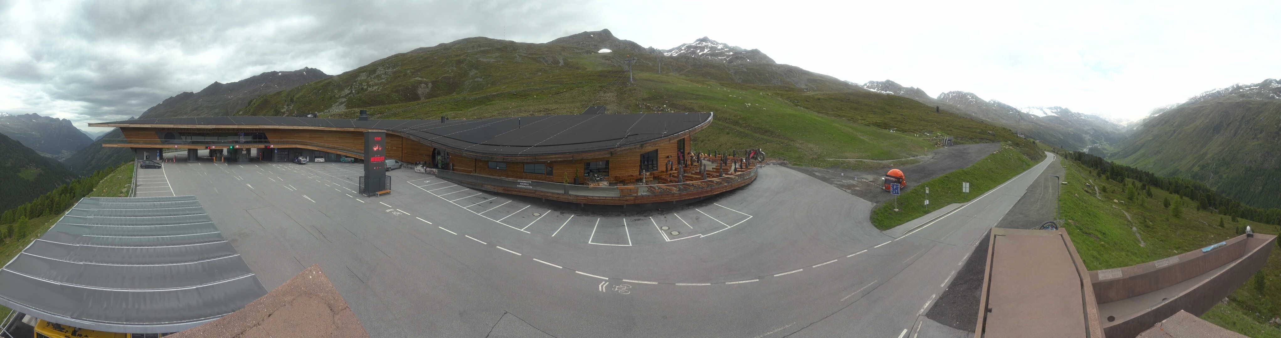 Archiv Foto Webcam Timmelsjoch: Mautstation Top Mountain Crosspoint
