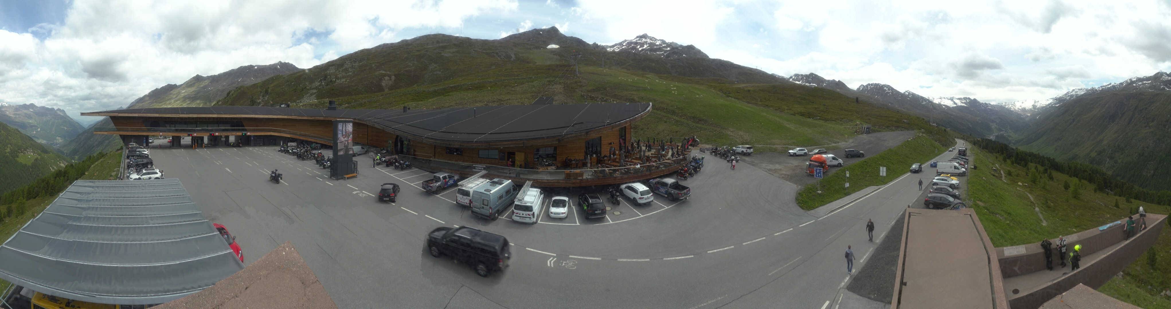 Archiv Foto Webcam Timmelsjoch: Mautstation Top Mountain Crosspoint