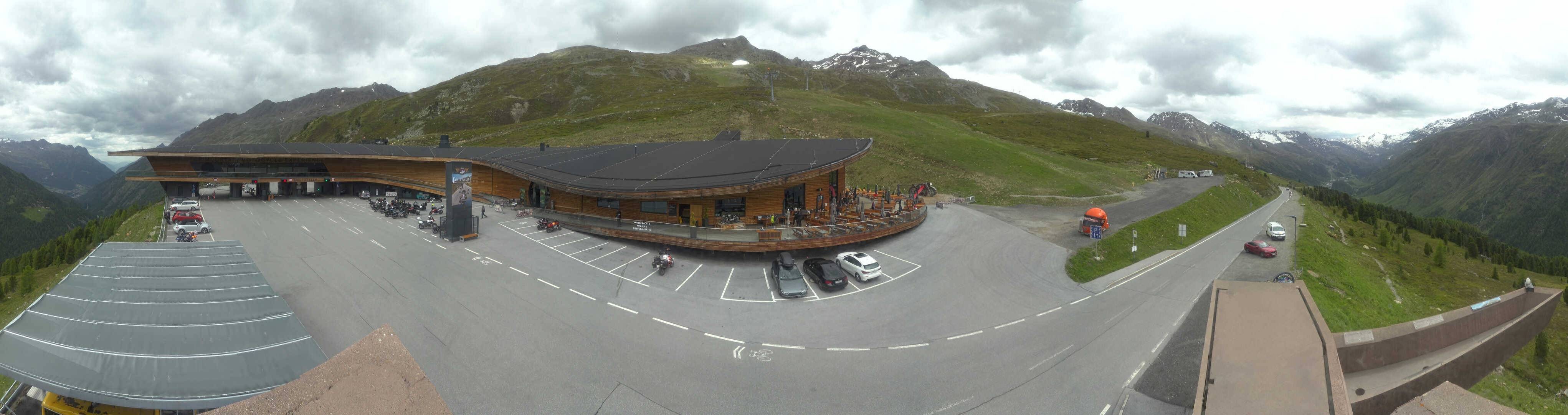Archiv Foto Webcam Timmelsjoch: Mautstation Top Mountain Crosspoint
