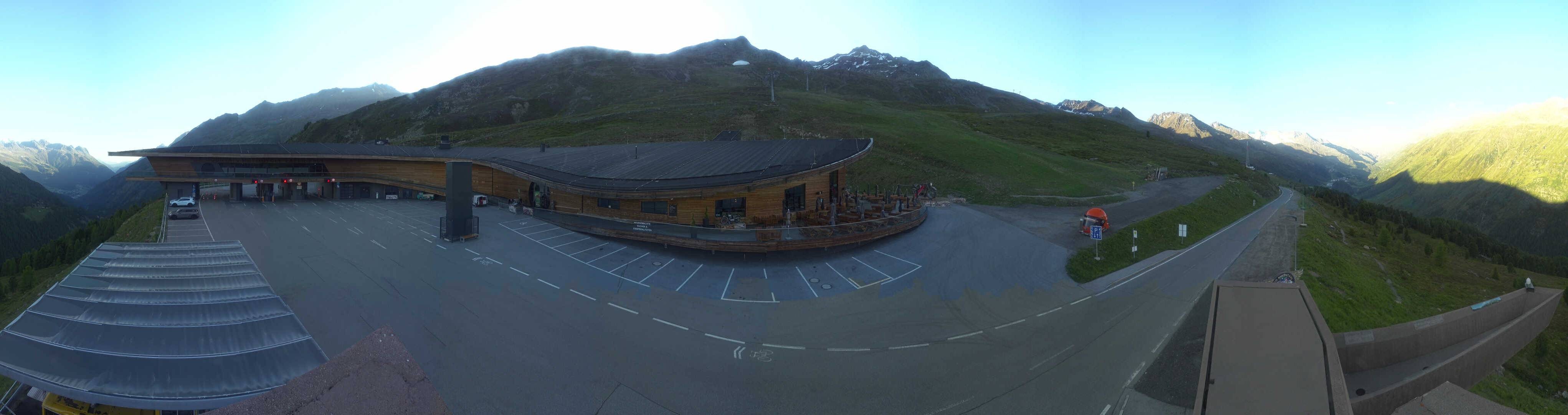 Archiv Foto Webcam Timmelsjoch: Mautstation Top Mountain Crosspoint