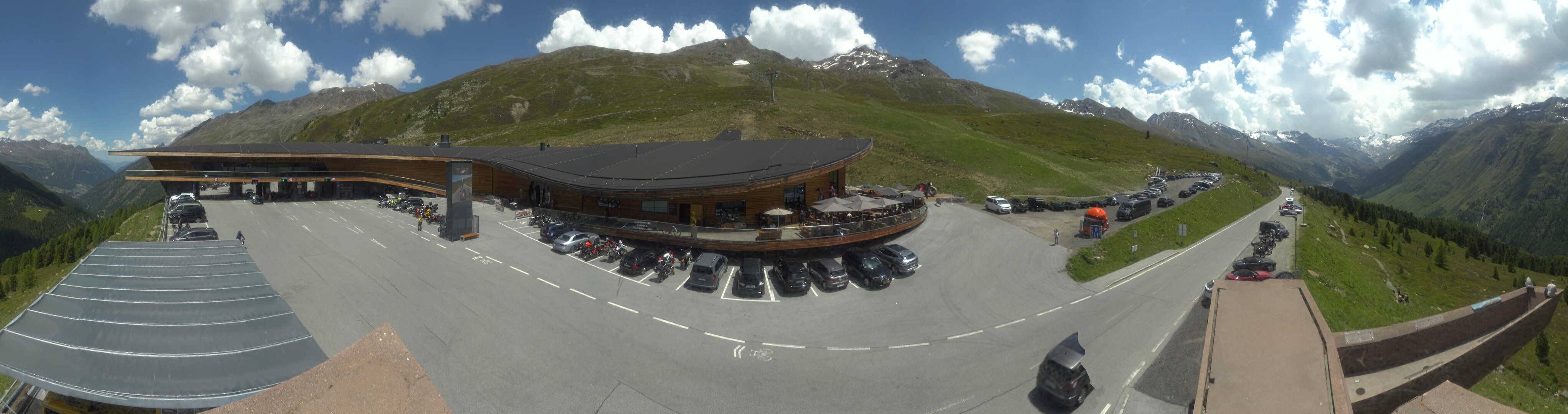 Archiv Foto Webcam Timmelsjoch: Mautstation Top Mountain Crosspoint