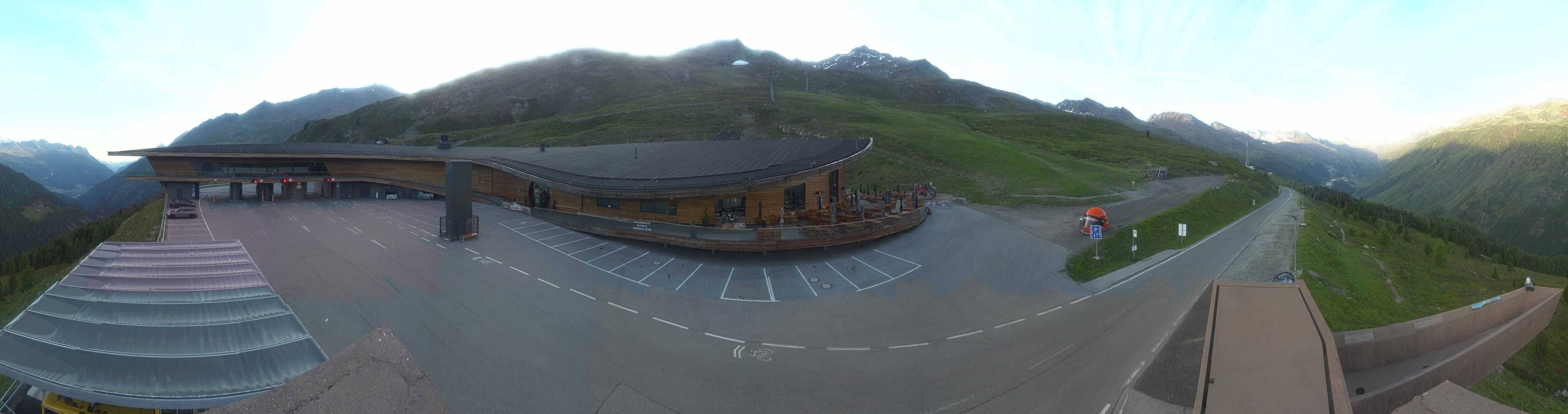 Archiv Foto Webcam Timmelsjoch: Mautstation Top Mountain Crosspoint
