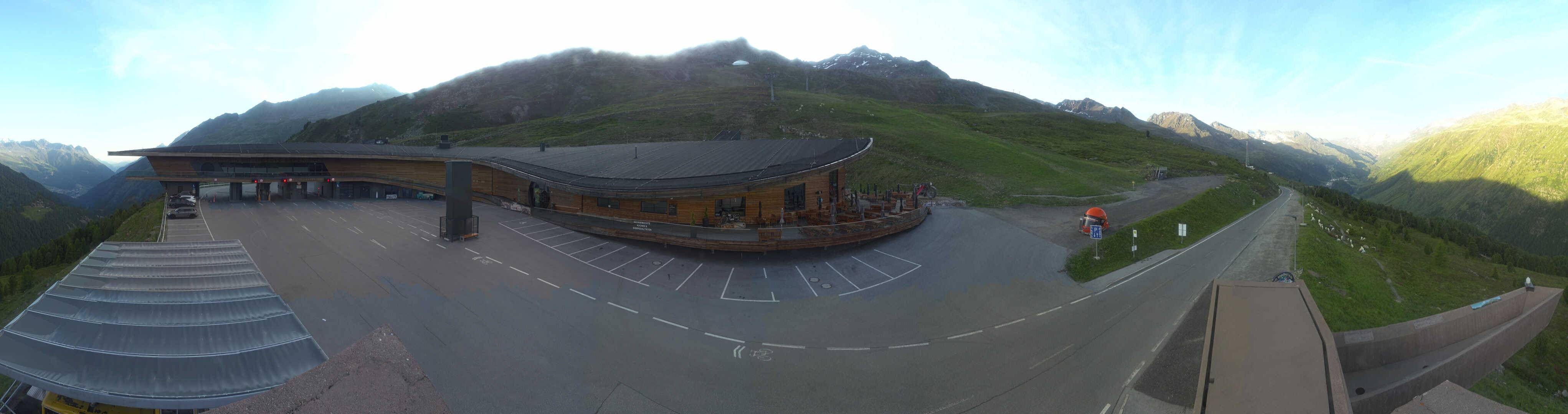 Archiv Foto Webcam Timmelsjoch: Mautstation Top Mountain Crosspoint