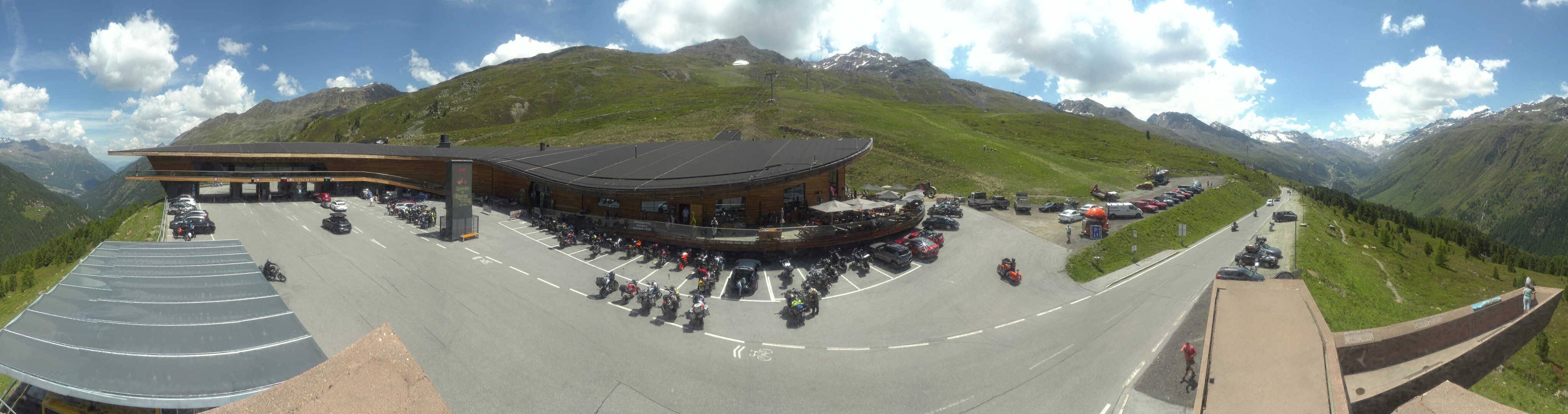 Archiv Foto Webcam Timmelsjoch: Mautstation Top Mountain Crosspoint