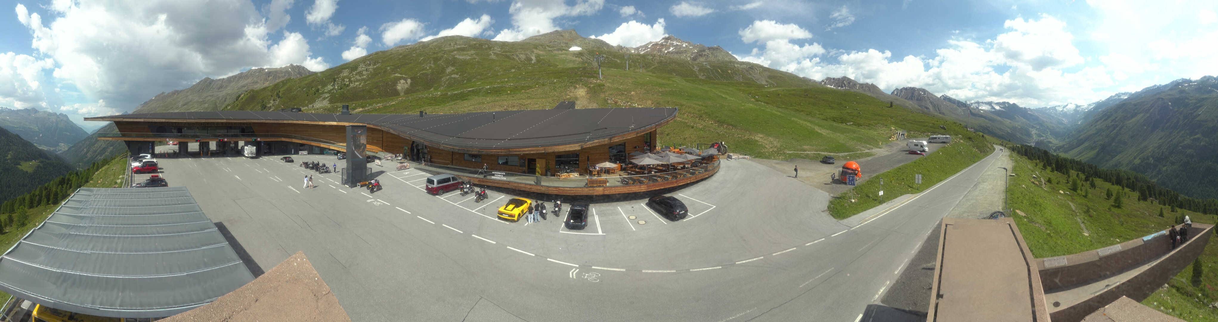 Archiv Foto Webcam Timmelsjoch: Mautstation Top Mountain Crosspoint