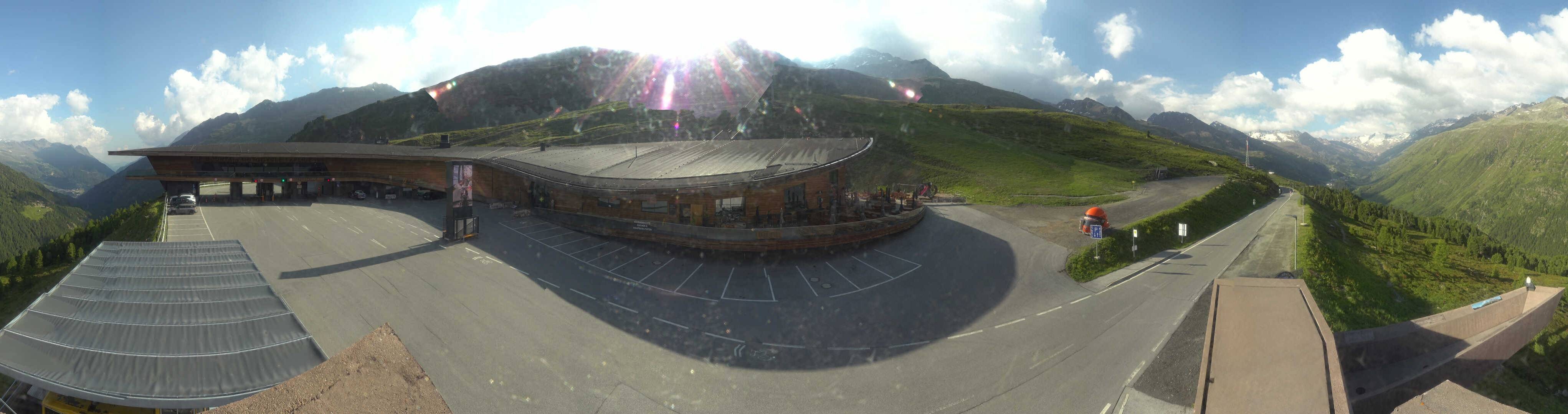 Archiv Foto Webcam Timmelsjoch: Mautstation Top Mountain Crosspoint