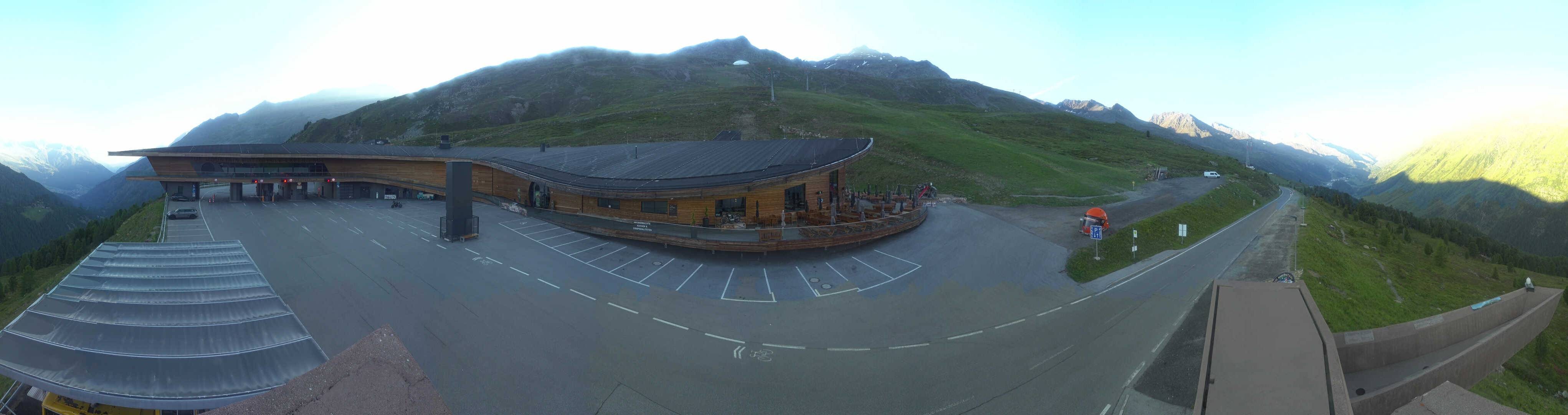 Archiv Foto Webcam Timmelsjoch: Mautstation Top Mountain Crosspoint