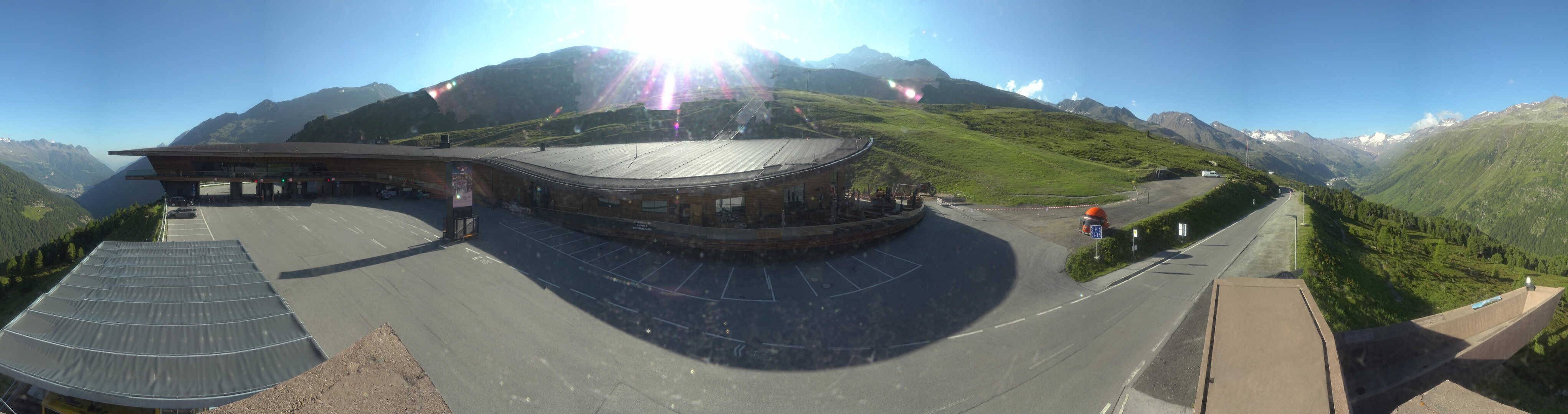 Archiv Foto Webcam Timmelsjoch: Mautstation Top Mountain Crosspoint