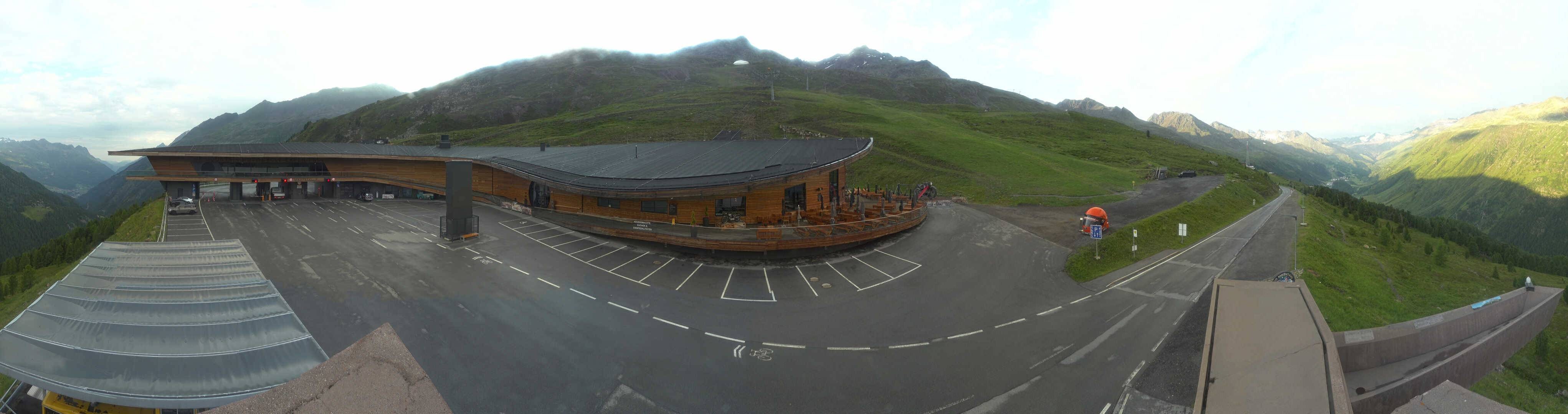 Archiv Foto Webcam Timmelsjoch: Mautstation Top Mountain Crosspoint