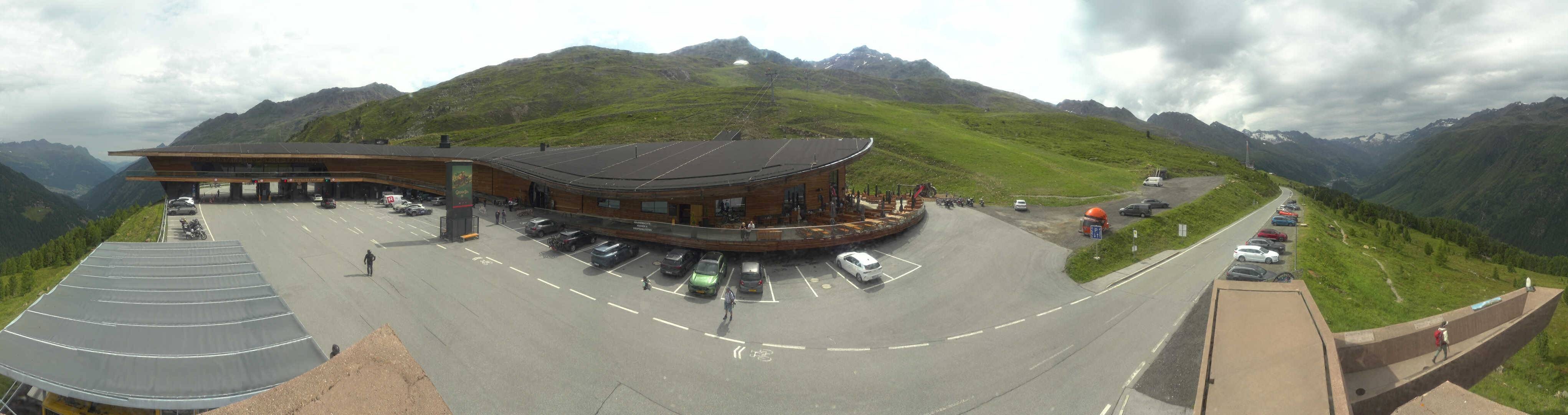 Archiv Foto Webcam Timmelsjoch: Mautstation Top Mountain Crosspoint