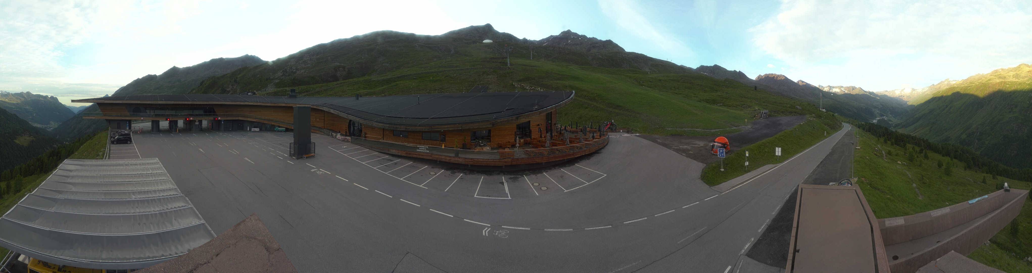 Archiv Foto Webcam Timmelsjoch: Mautstation Top Mountain Crosspoint