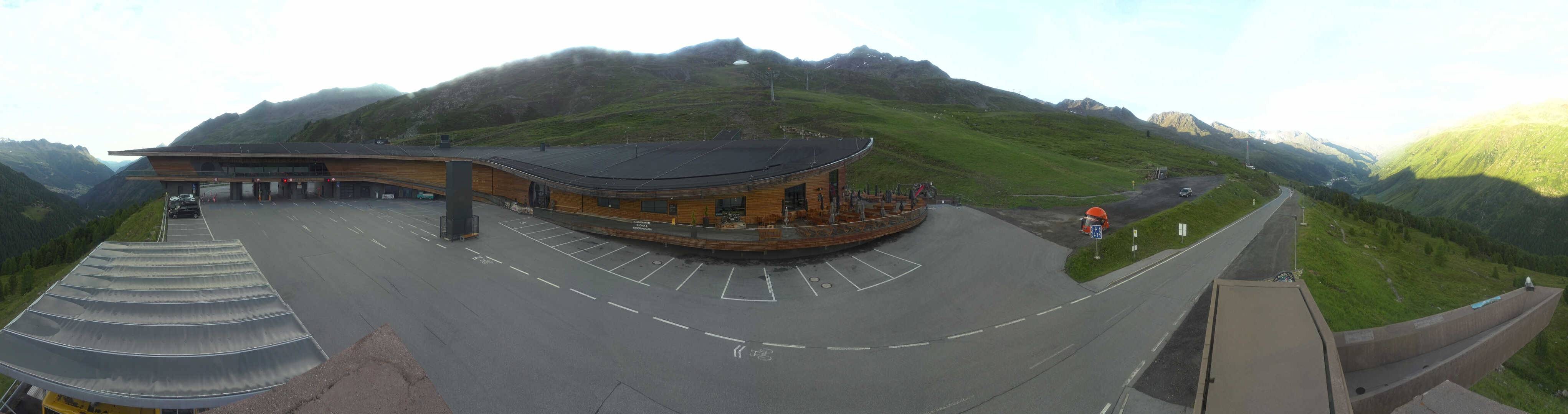 Archiv Foto Webcam Timmelsjoch: Mautstation Top Mountain Crosspoint