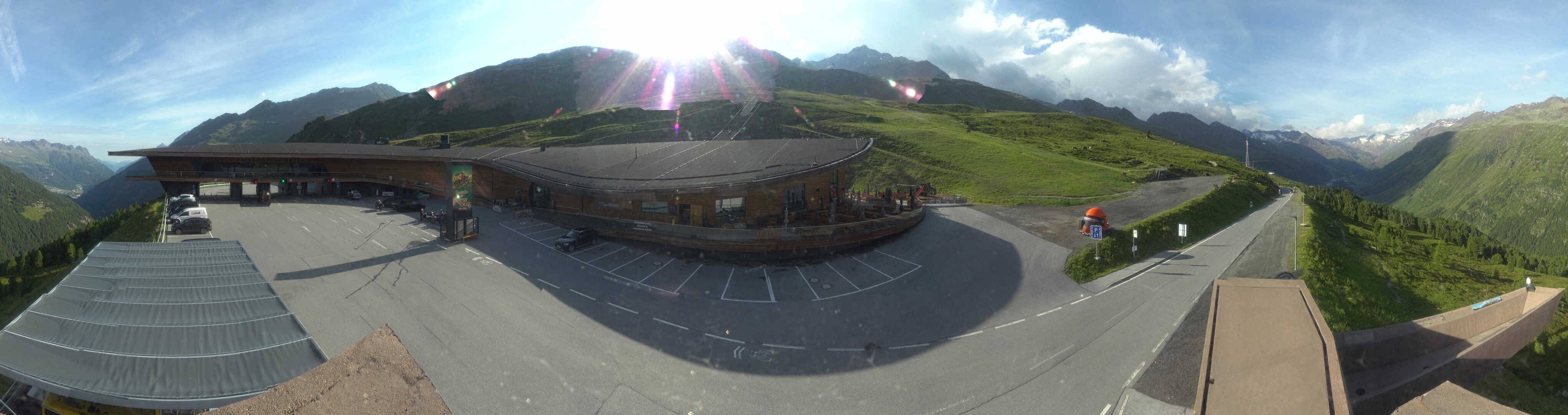 Archiv Foto Webcam Timmelsjoch: Mautstation Top Mountain Crosspoint