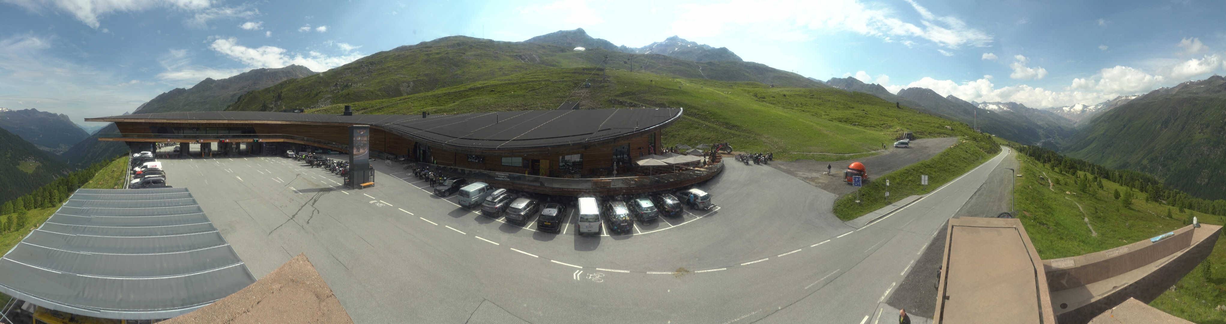 Archiv Foto Webcam Timmelsjoch: Mautstation Top Mountain Crosspoint