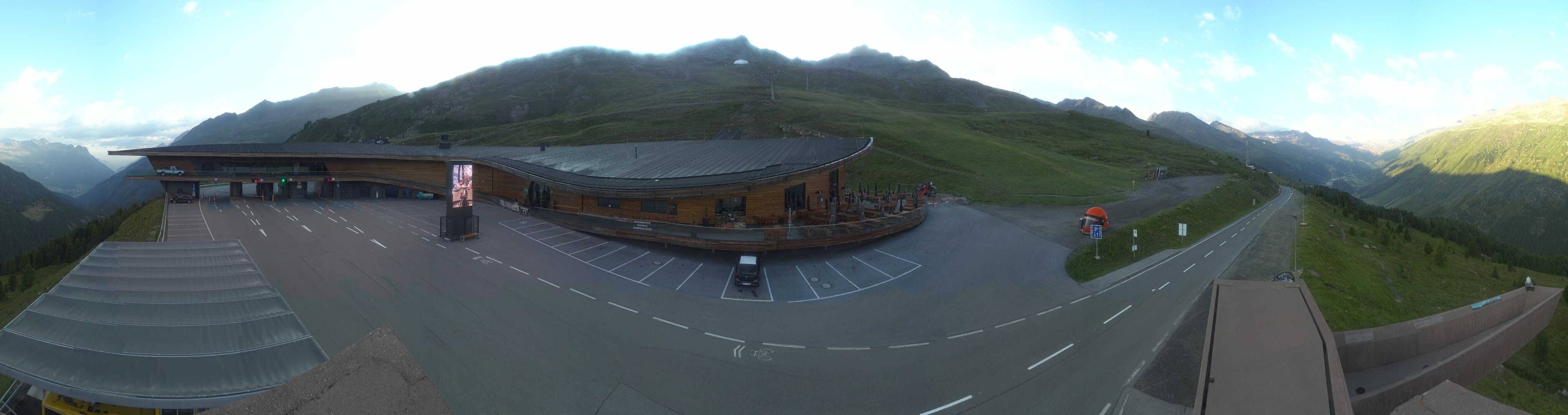Archiv Foto Webcam Timmelsjoch: Mautstation Top Mountain Crosspoint