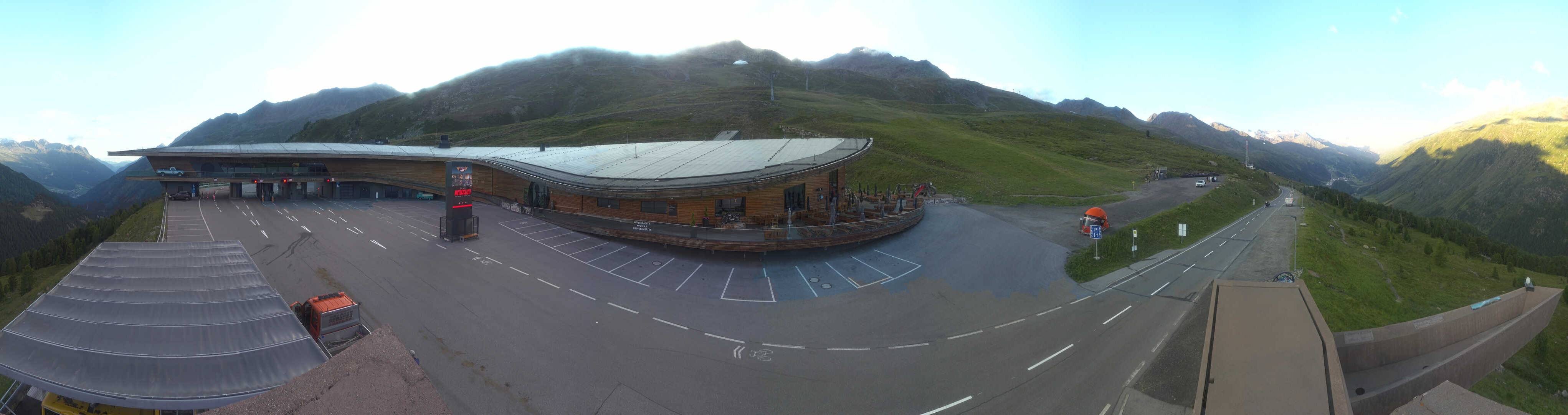 Archiv Foto Webcam Timmelsjoch: Mautstation Top Mountain Crosspoint